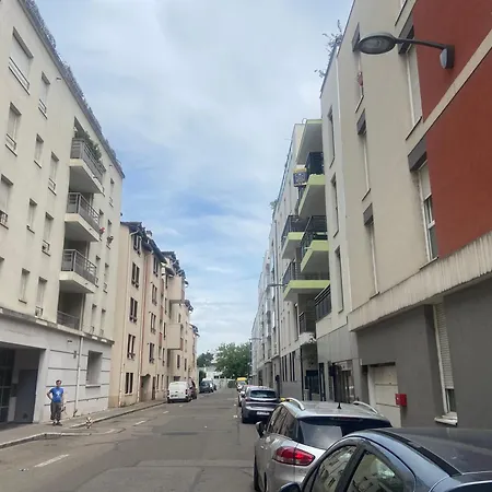 Et Box 2 Arrets Tram Partdieu, 4 Du Groupama Stadium Avec Le Tramway T3 公寓 *